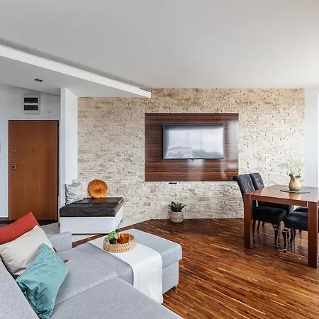 Superapart Konstancinska 2