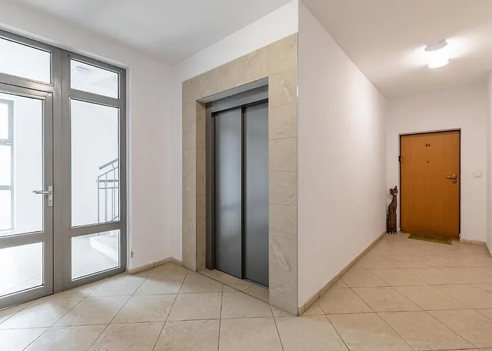 Superapart Konstancinska 2